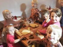 Pečení vánočního cukroví s rodiči na Slováckém dvoře - MŠ (6. 12. 2023)
